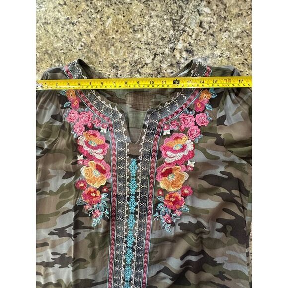Andree by Unit Embroidered Floral Camo 3/4 Sleeve Blouse Boho Peasant SZ  Small - Picture 10 of 13